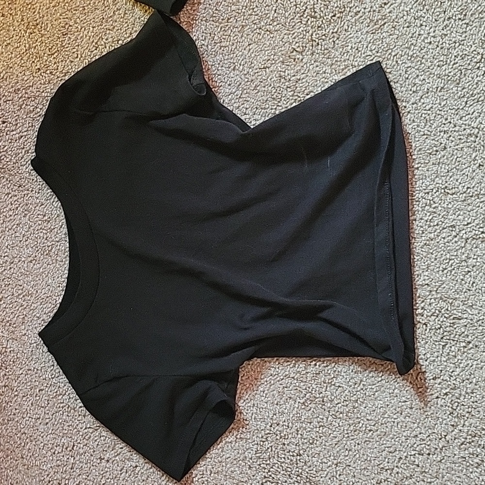 2 black cropped top